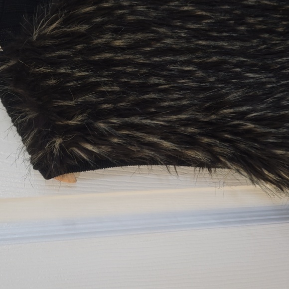 Kikit Studio Maurice Sasson Women's Faux Fur Vest Black Tan Ribbed Back Size XL - Picture 7 of 15